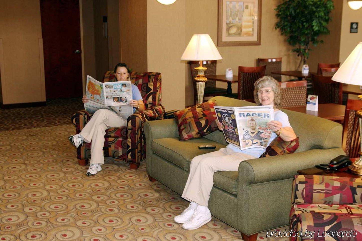 Comfort Inn & Suites Kansas City Downtown Экстерьер фото