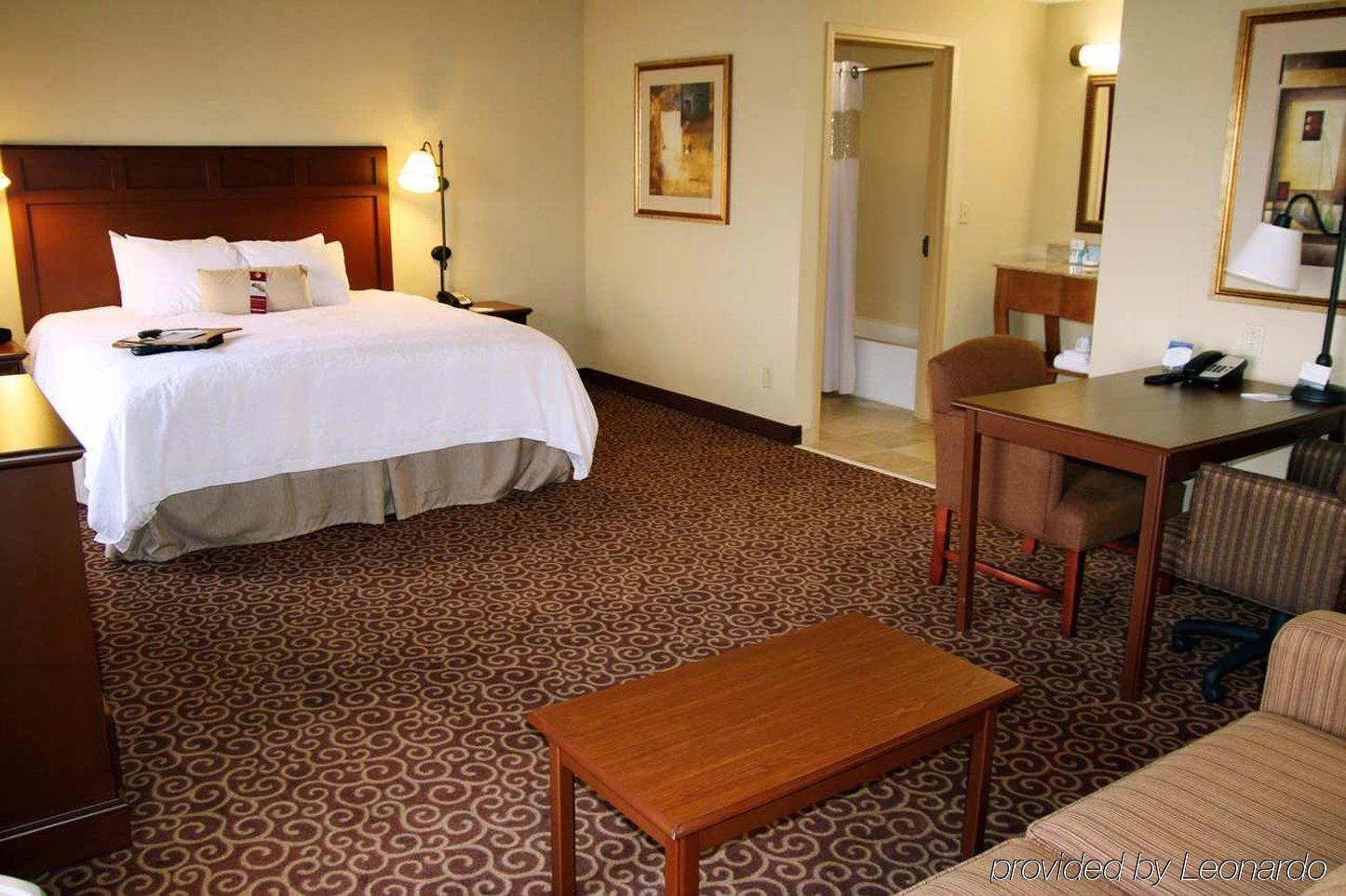 Comfort Inn & Suites Kansas City Downtown Экстерьер фото
