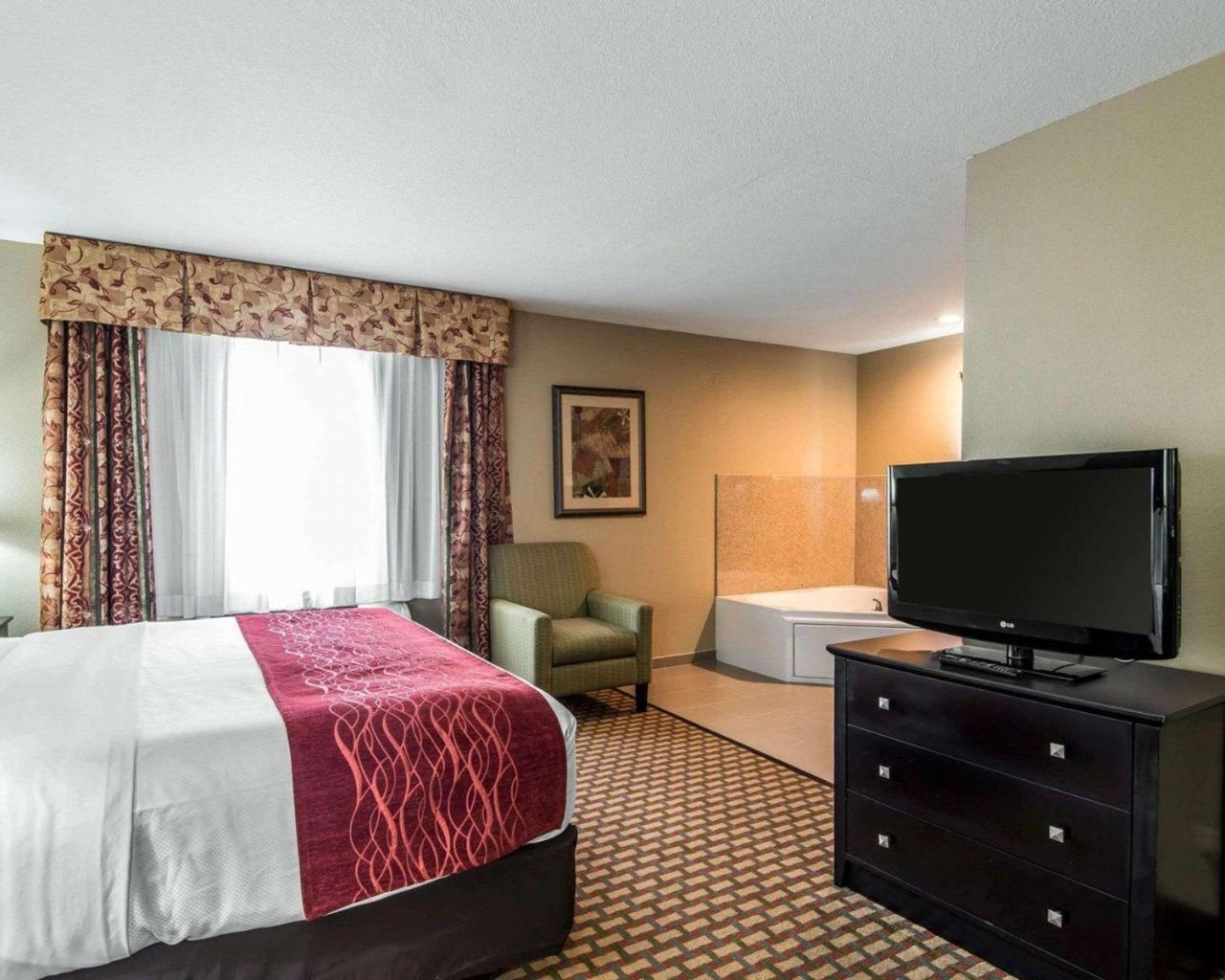 Comfort Inn & Suites Kansas City Downtown Экстерьер фото