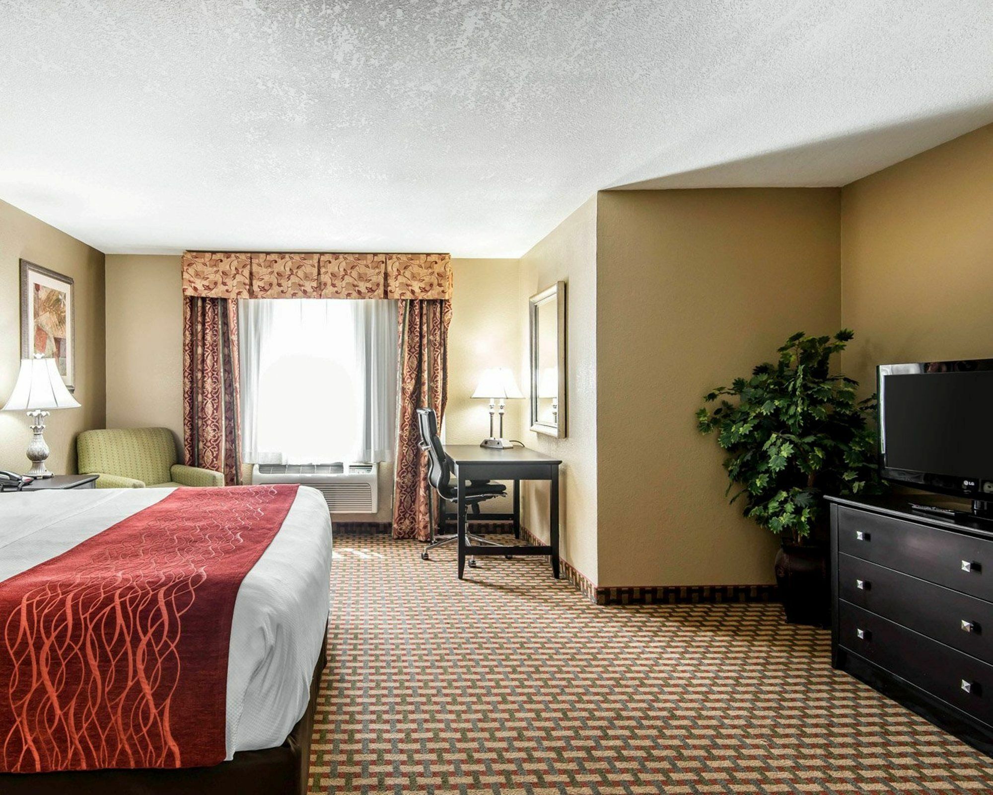 Comfort Inn & Suites Kansas City Downtown Экстерьер фото