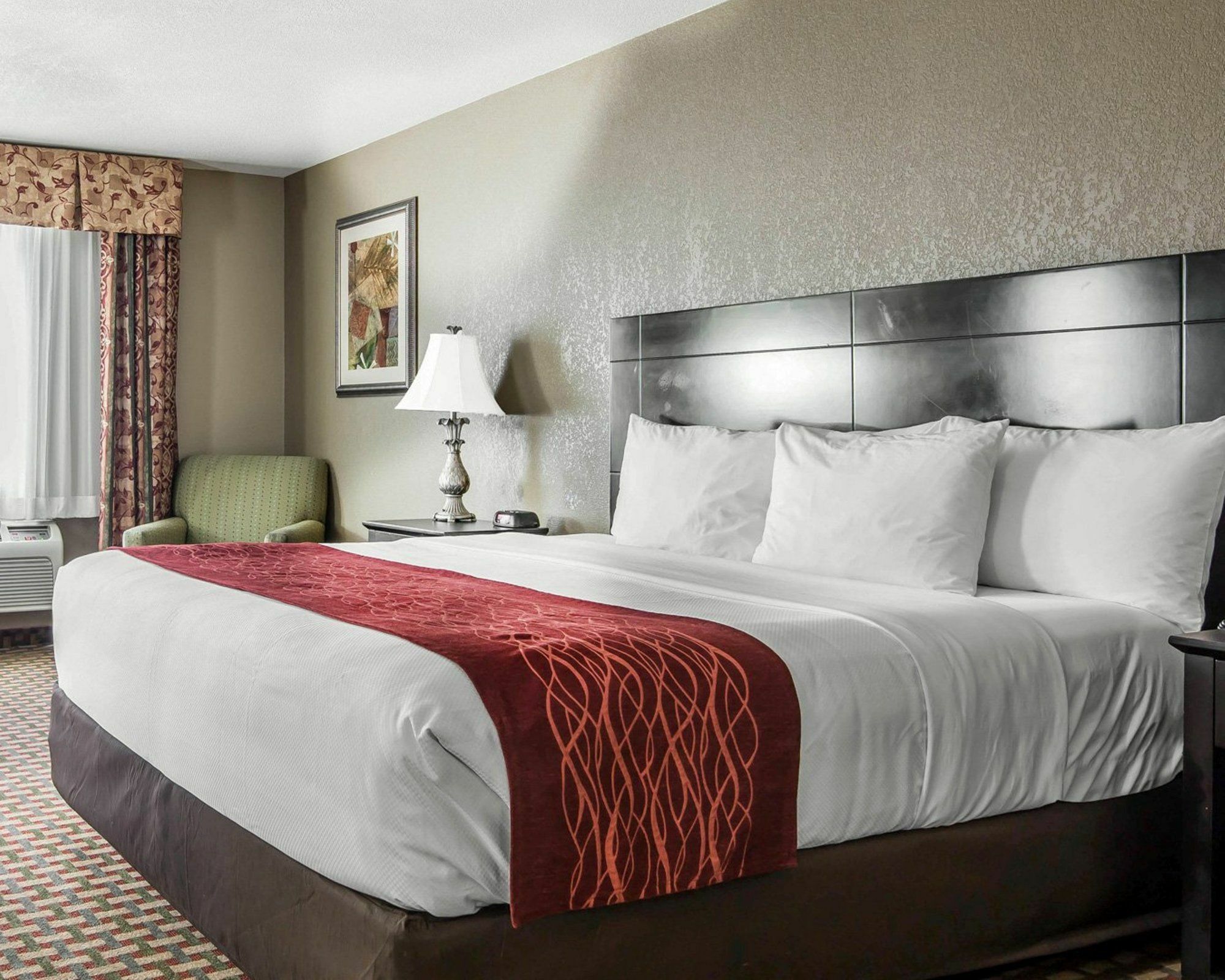 Comfort Inn & Suites Kansas City Downtown Экстерьер фото