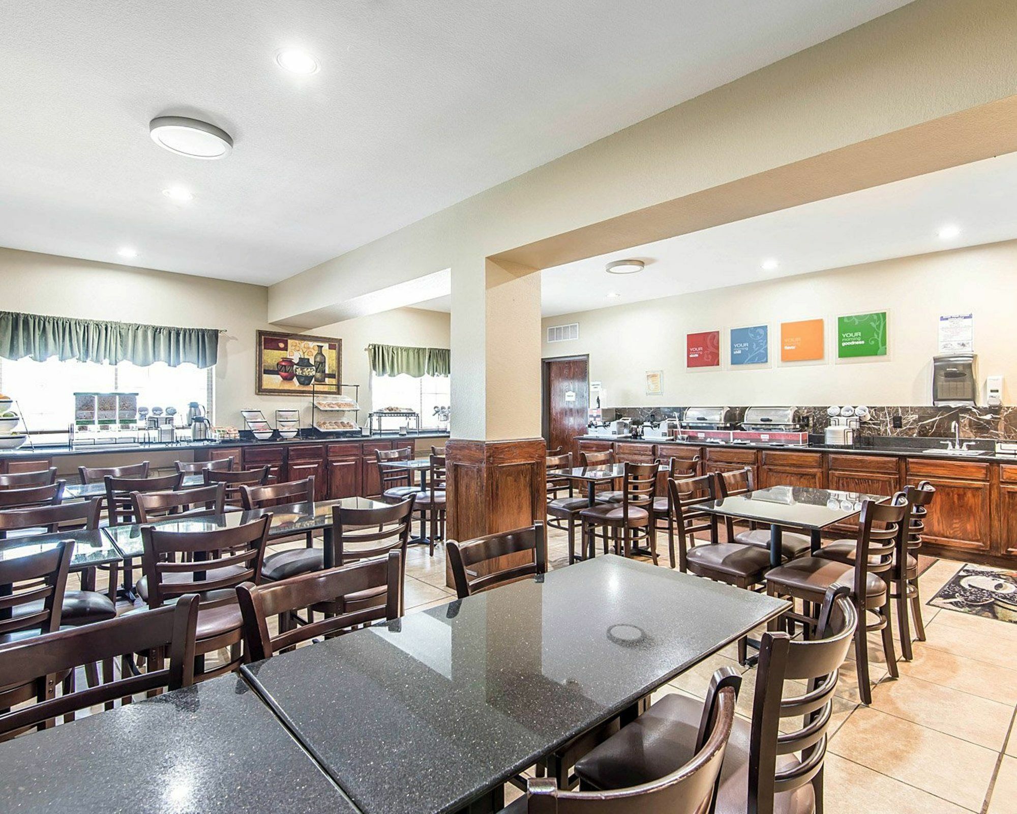 Comfort Inn & Suites Kansas City Downtown Экстерьер фото